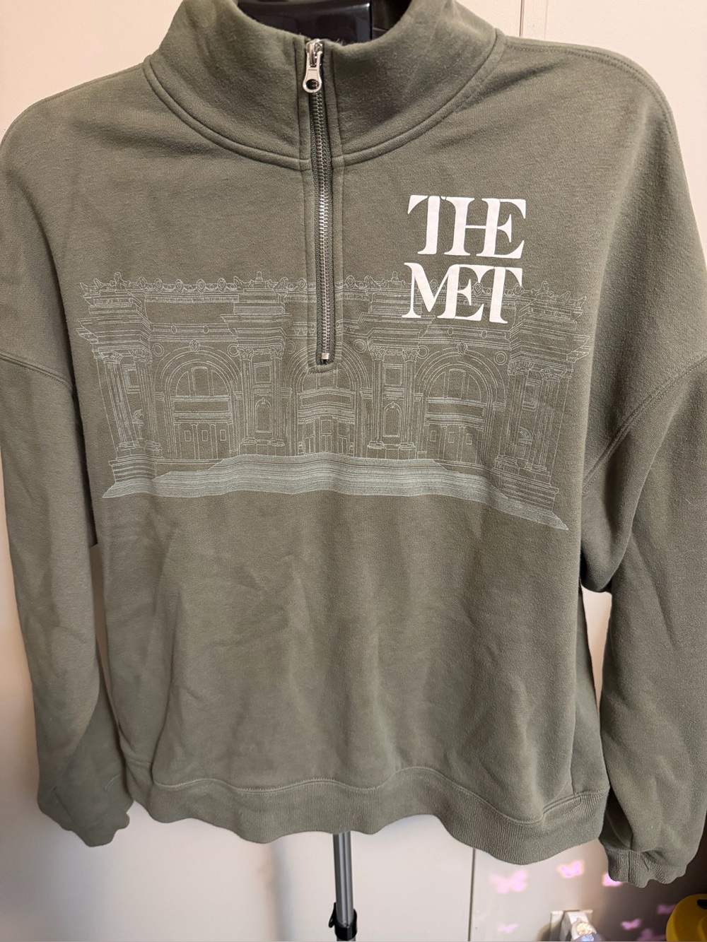 The Met x PacSun Sage Green Architectural Facade Quarter Zip Fleece Small